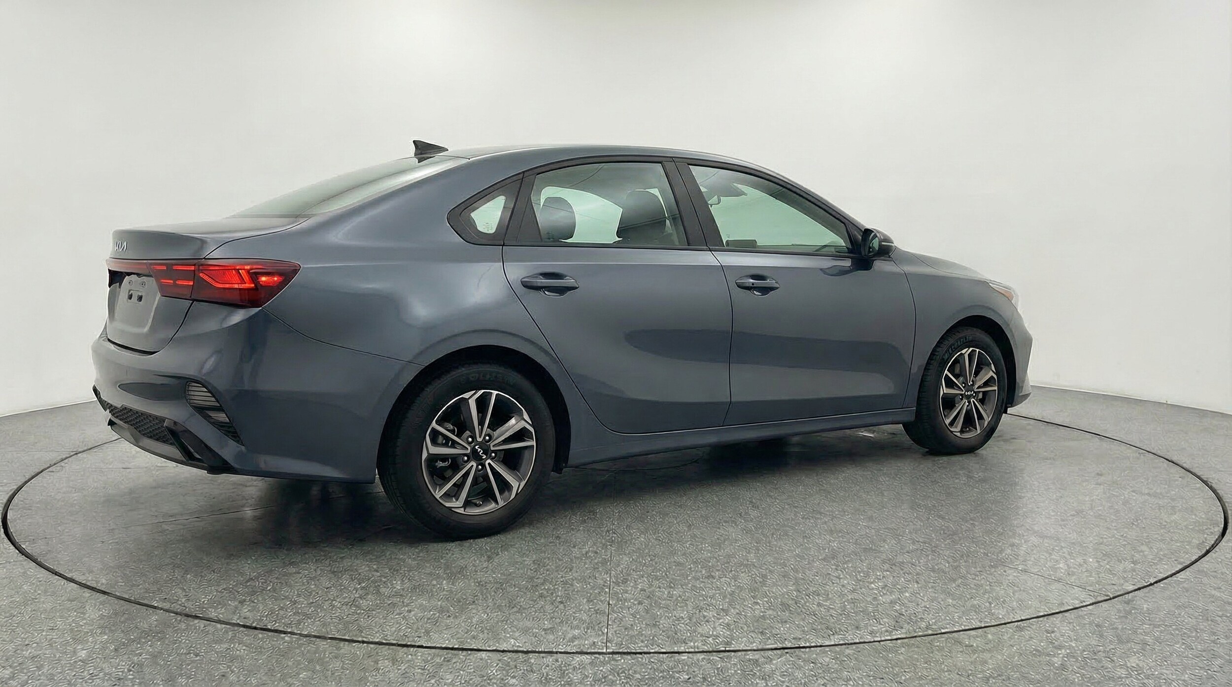 Thumbnail: 2024 Kia Forte - 9