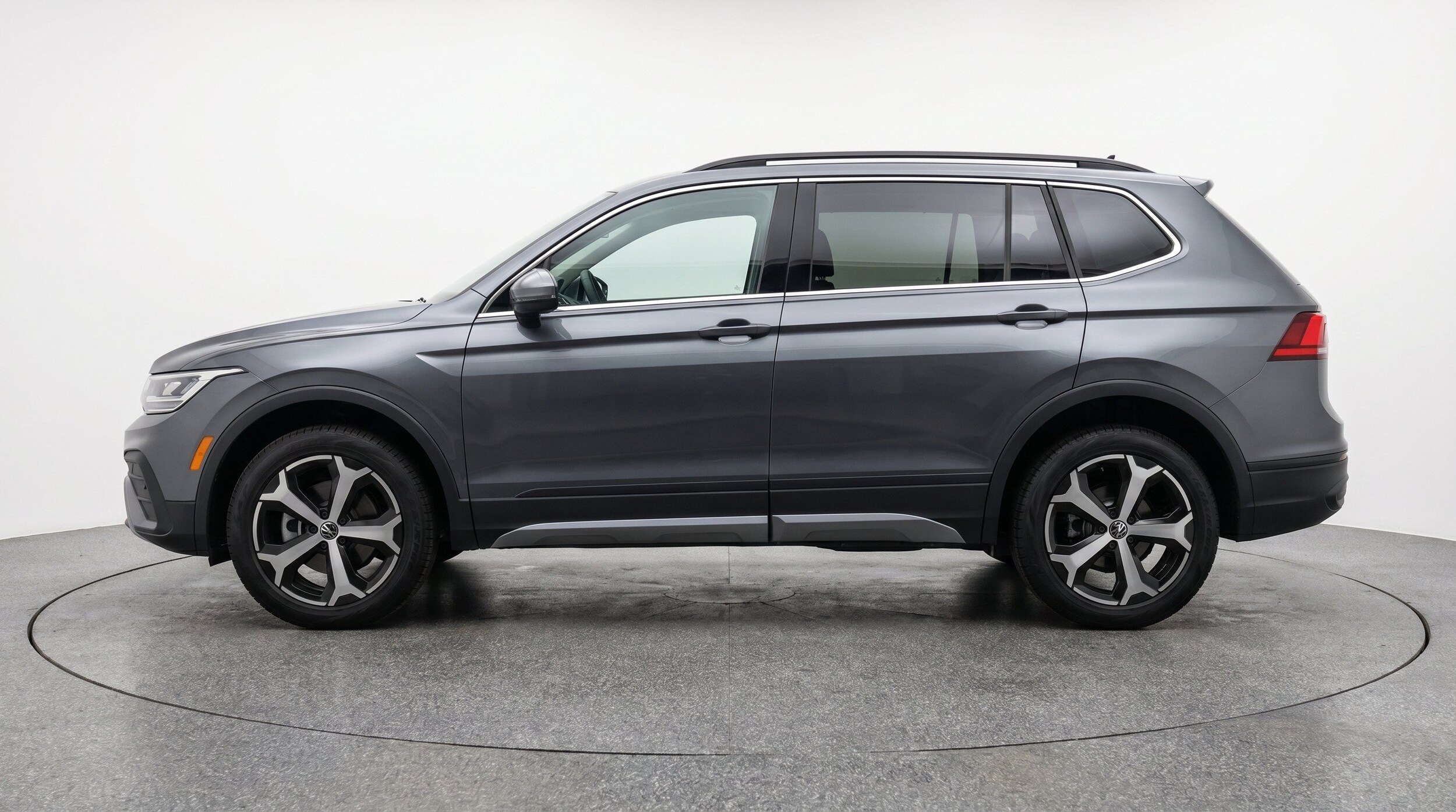 Thumbnail: 2026 Volkswagen Tiguan - 5