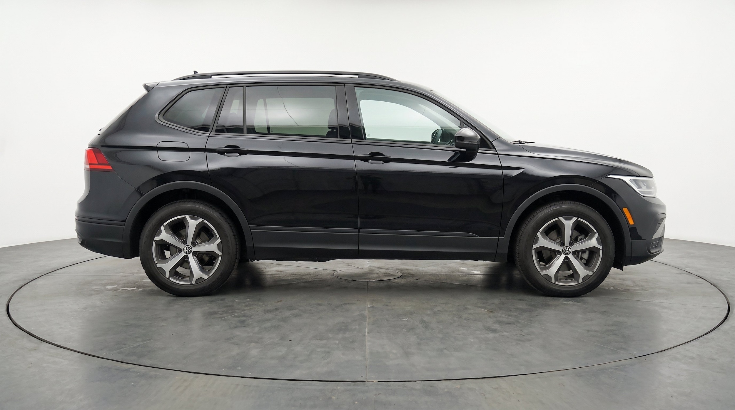 Thumbnail: 2026 Volkswagen Tiguan - 10