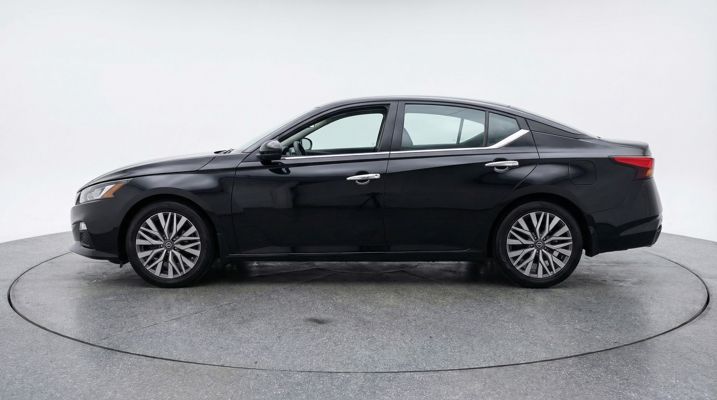 Thumbnail: 2025 Nissan Altima - 4