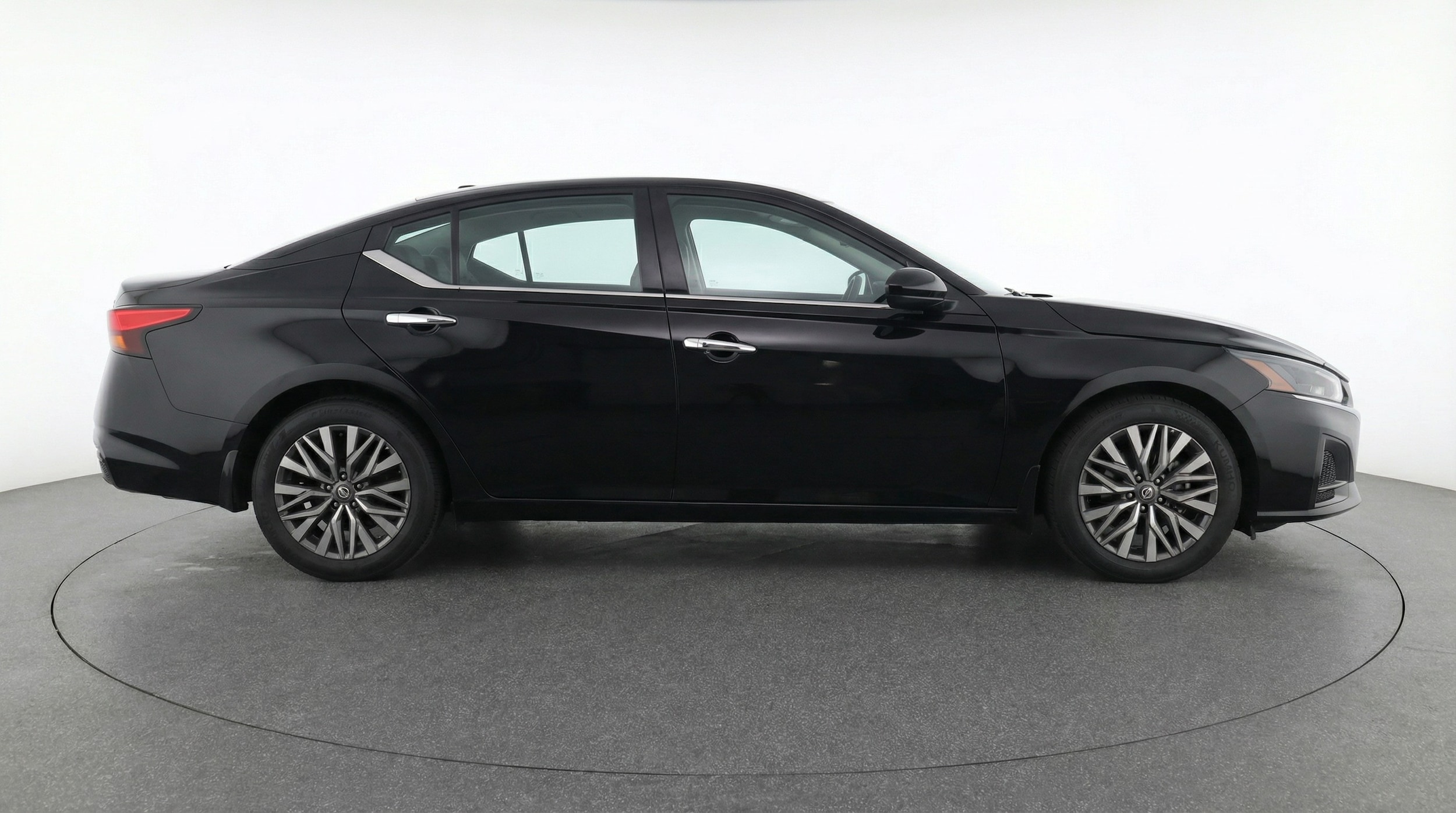 Thumbnail: 2025 Nissan Altima - 8