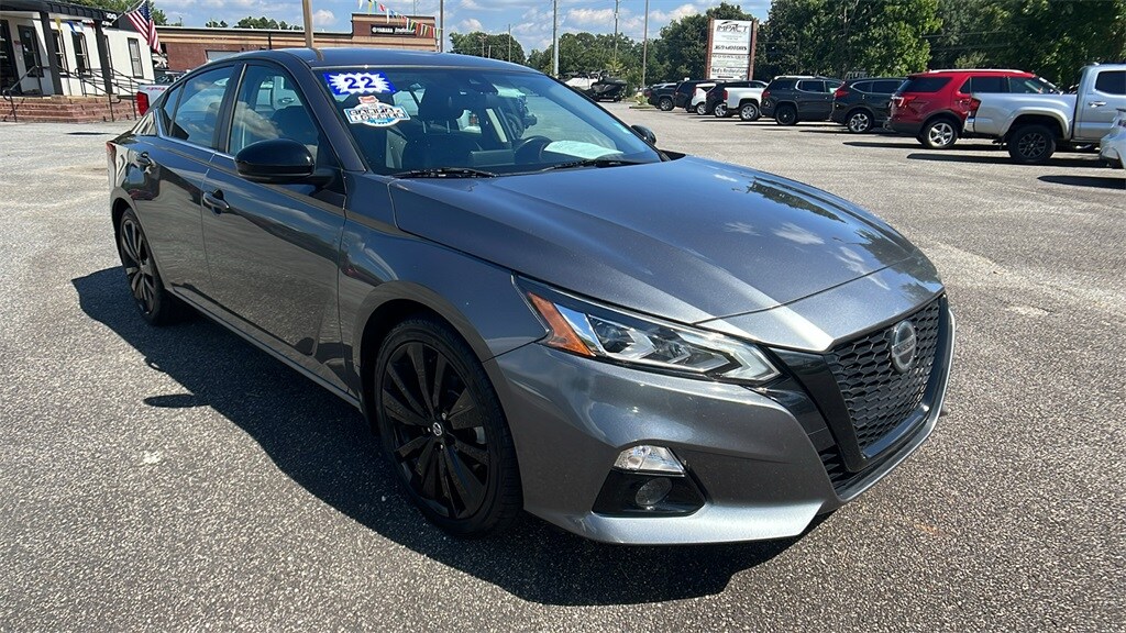 2022 Nissan Altima 2.5 SR photo 3