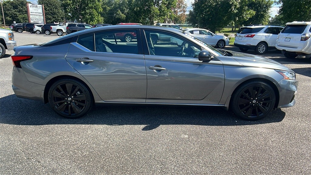 2022 Nissan Altima 2.5 SR photo 4
