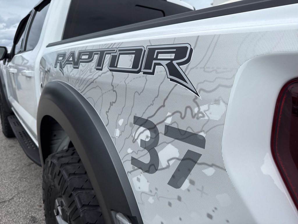 2022 Ford F-150 Raptor - Photo 23