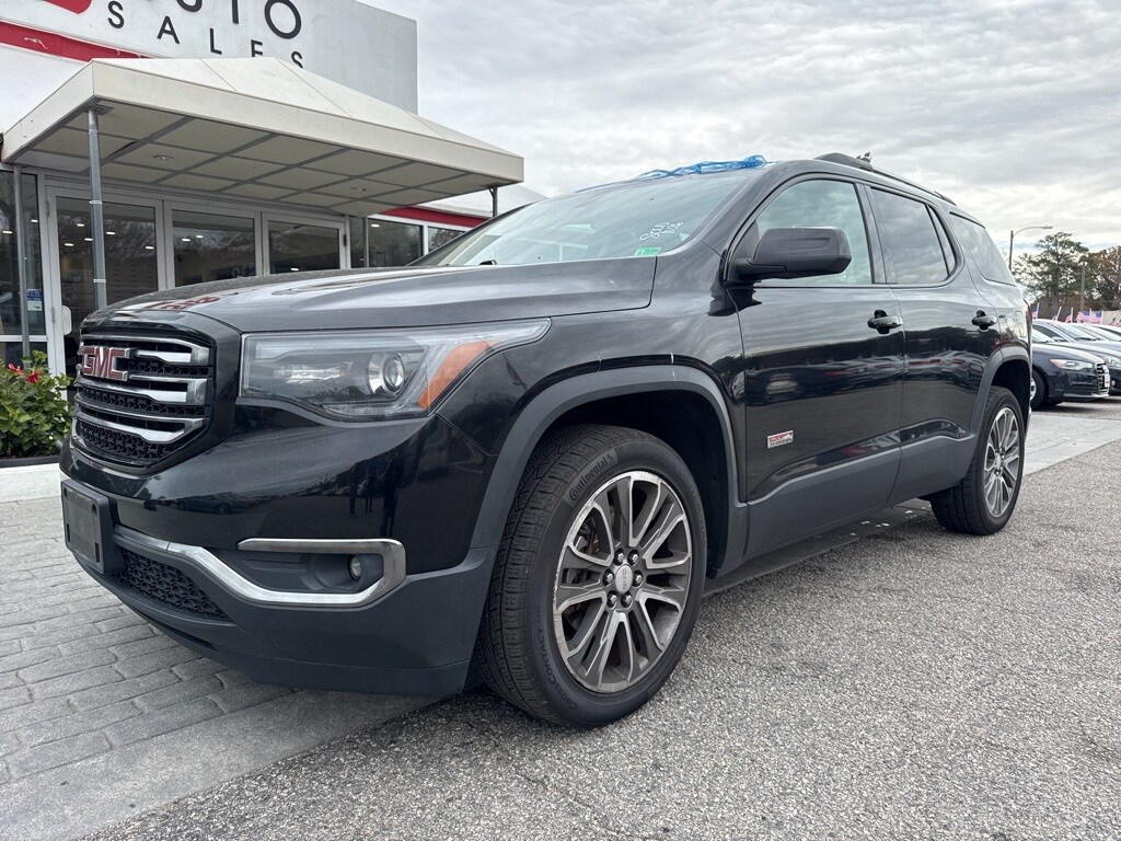 2017 Gmc Acadia SLT photo 2