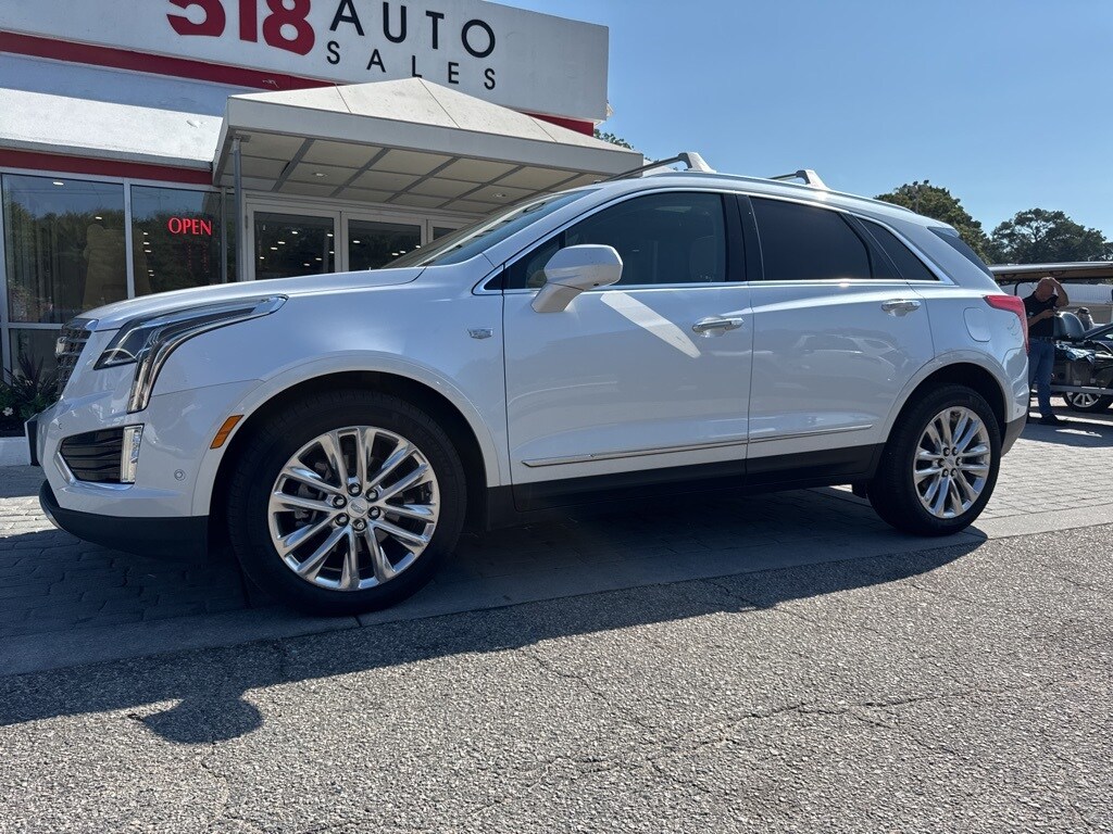 2017 Cadillac XT5 Platinum photo 2