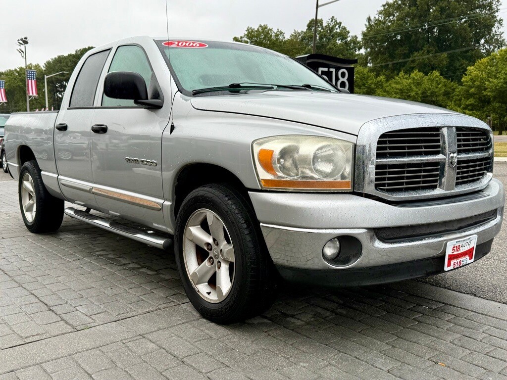 2006 Dodge Ram Laramie photo 4