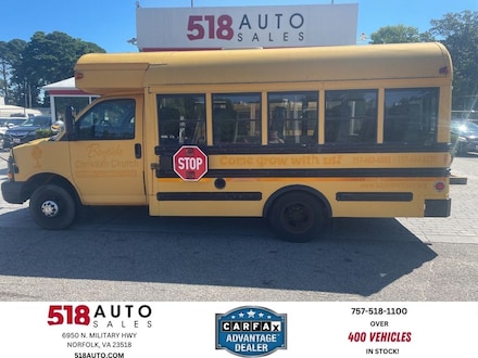 2003 Chevrolet Express Cutaway Base w/C7L/C7N Truck