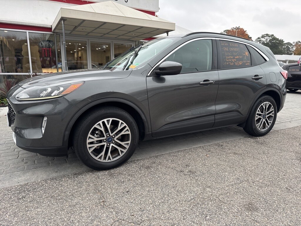 2020 Ford Escape SEL photo 2