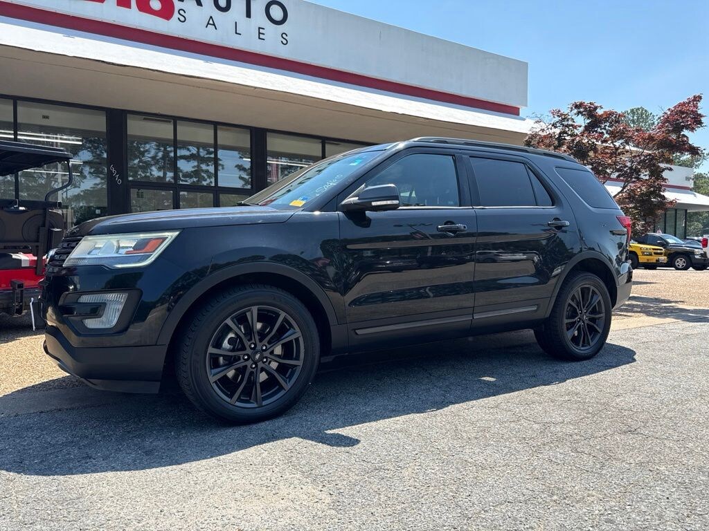 Used 2017 Ford Explorer XLT SUV
