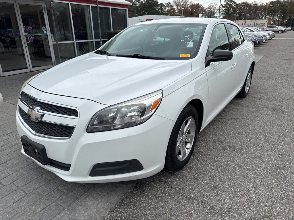 2013 Chevrolet Malibu LS photo 4