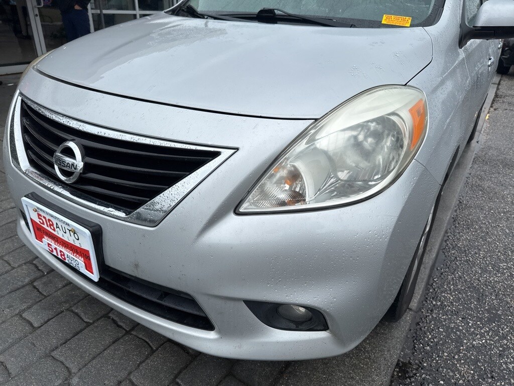2013 Nissan Versa 1.6 SL photo 3