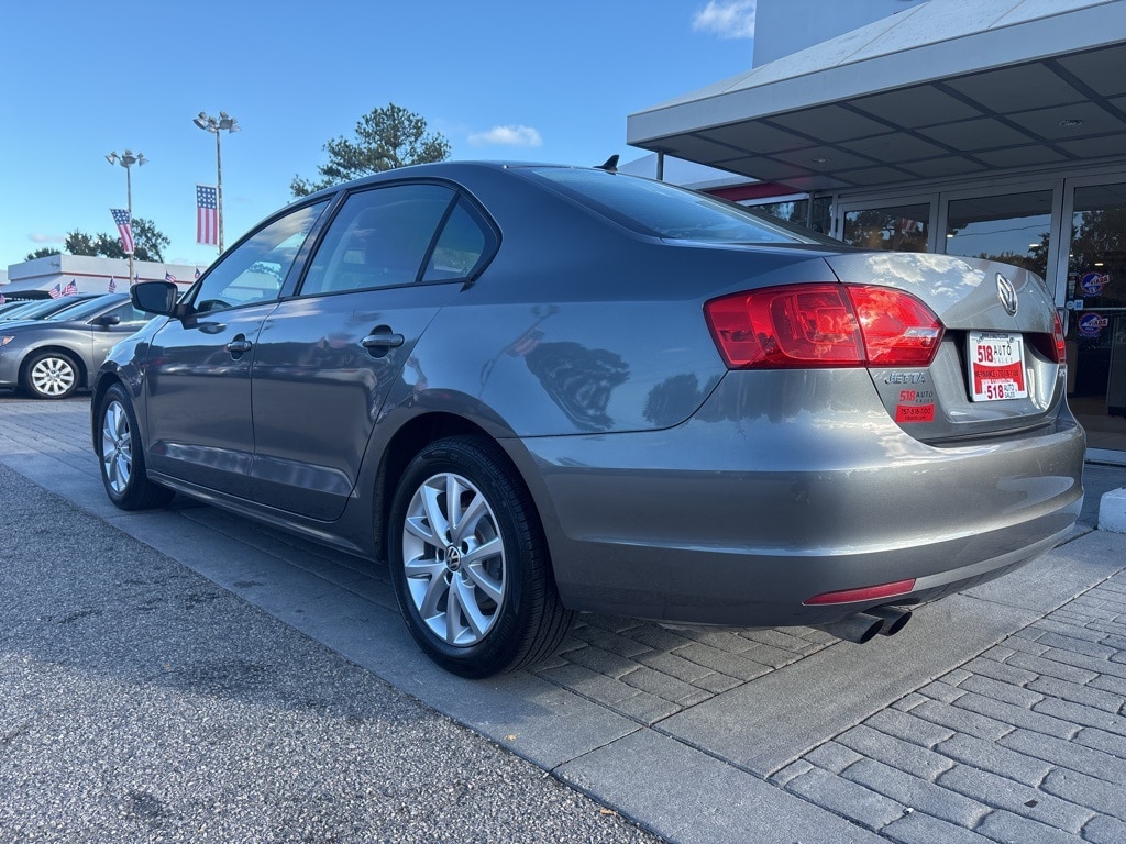 Used 2011 Volkswagen Jetta 2.5L SE Sedan