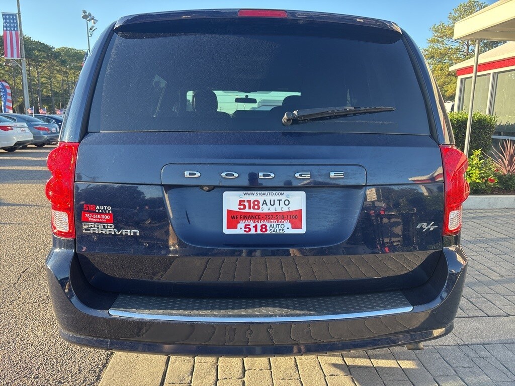 2016 Dodge Grand Caravan R/T photo 4