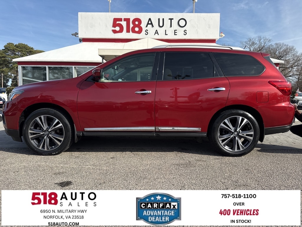 2017 Nissan Pathfinder Platinum's photo