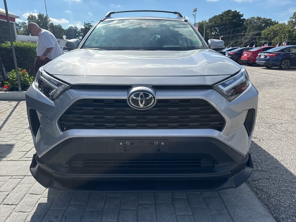 2022 Toyota RAV4 XLE photo 4