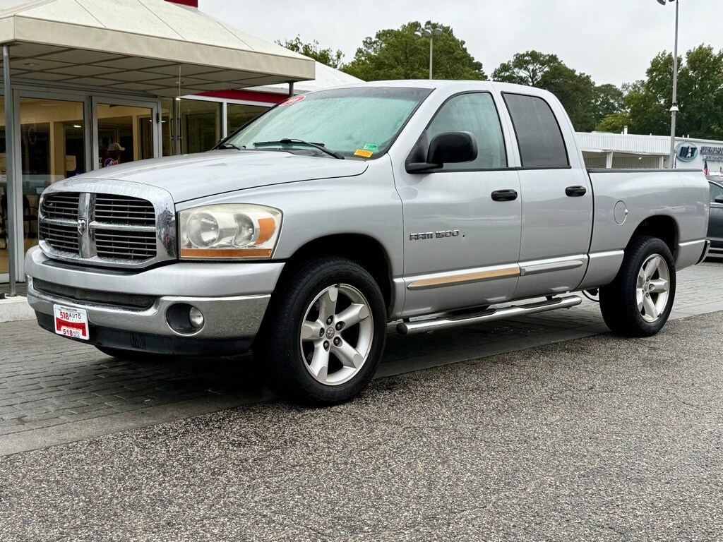 2006 Dodge Ram Laramie photo 2