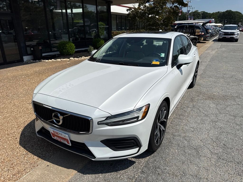 Used 2020 Volvo S60 T5 Momentum Sedan
