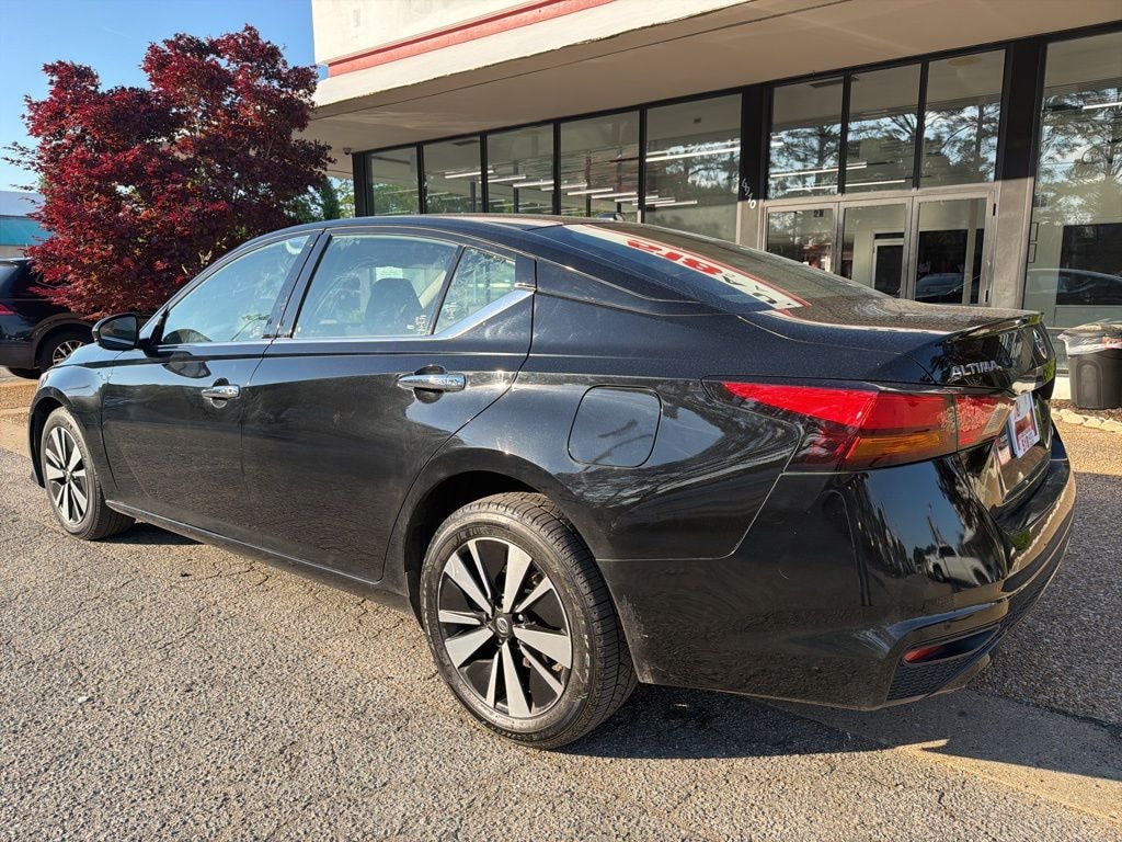 Used 2021 Nissan Altima 2.5 SL Sedan