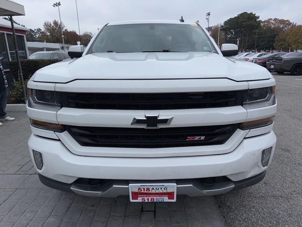 2018 Chevrolet Silverado 1500 LT photo 4