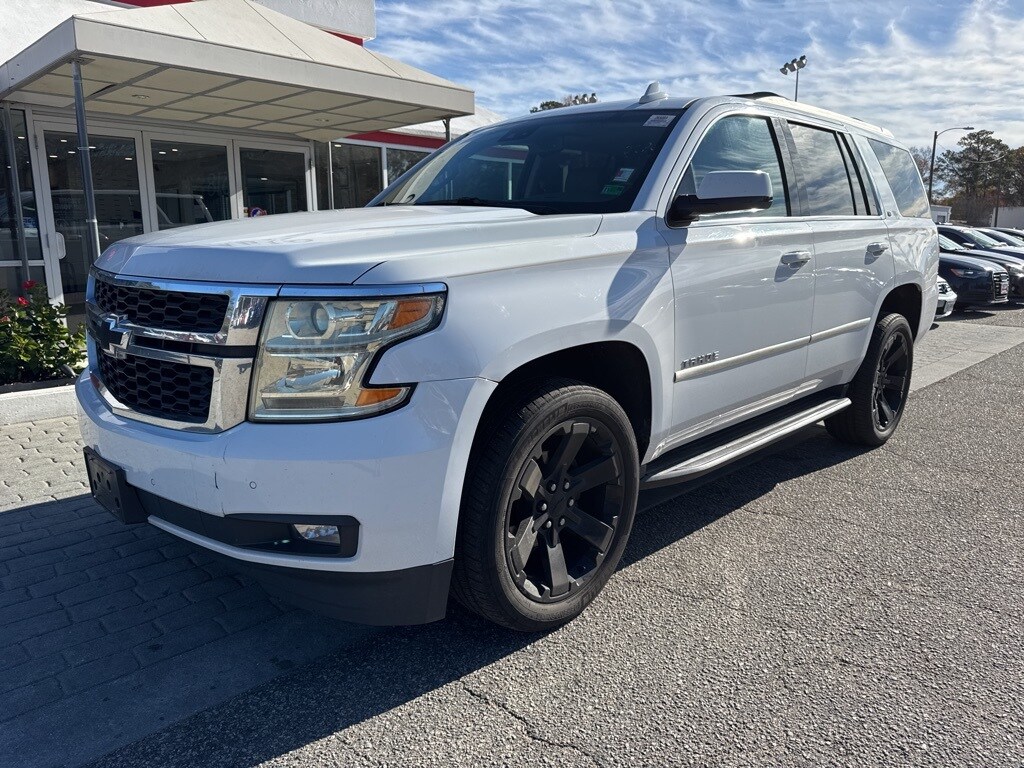 2019 Chevrolet Tahoe LT photo 2
