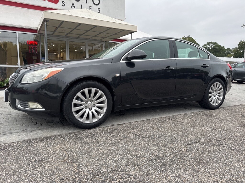 2011 Buick Regal CXL photo 2