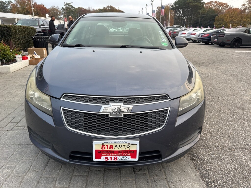 2014 Chevrolet Cruze photo 3