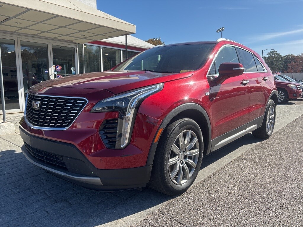 2021 Cadillac XT4 Premium Luxury photo 2