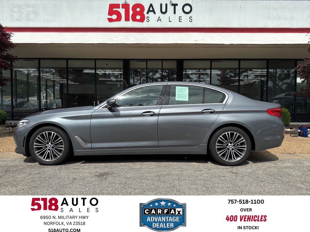 2017 BMW 5 Series 530i xDrive Sedan's photo
