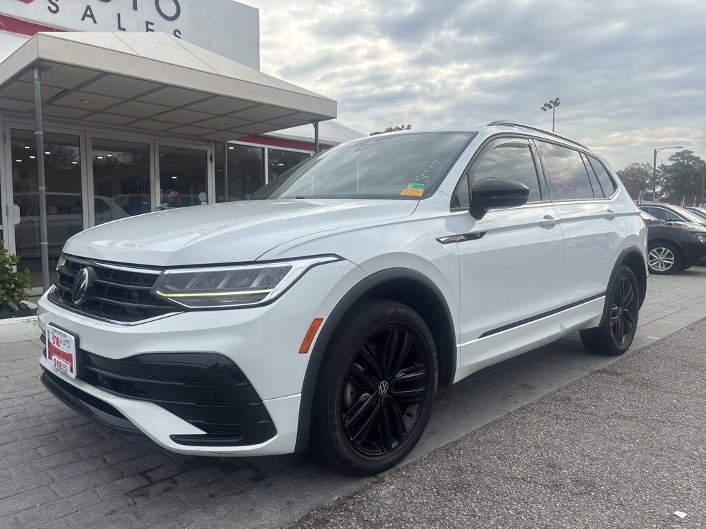 2022 Volkswagen Tiguan SE R-Line Black photo 2