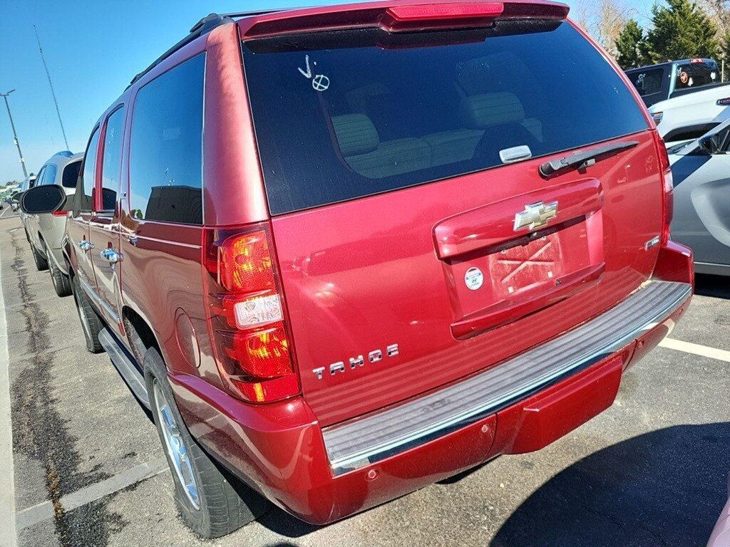 2011 Chevrolet Tahoe LTZ photo 2
