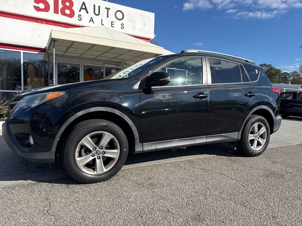 2015 Toyota RAV4 XLE photo 2