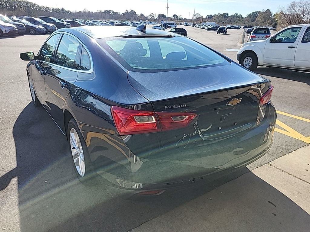 Used 2017 Chevrolet Malibu LT w/1LT Sedan