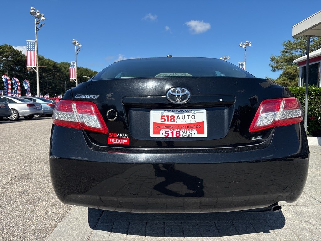 2011 Toyota Camry LE photo 4