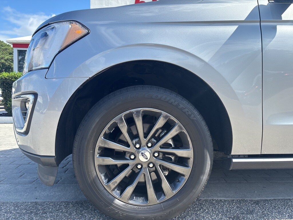 2021 Ford Expedition MAX Limited photo 3