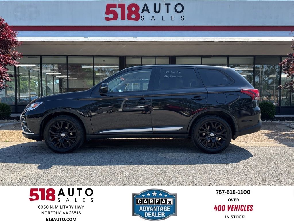 2018 Mitsubishi Outlander ES FWD's photo