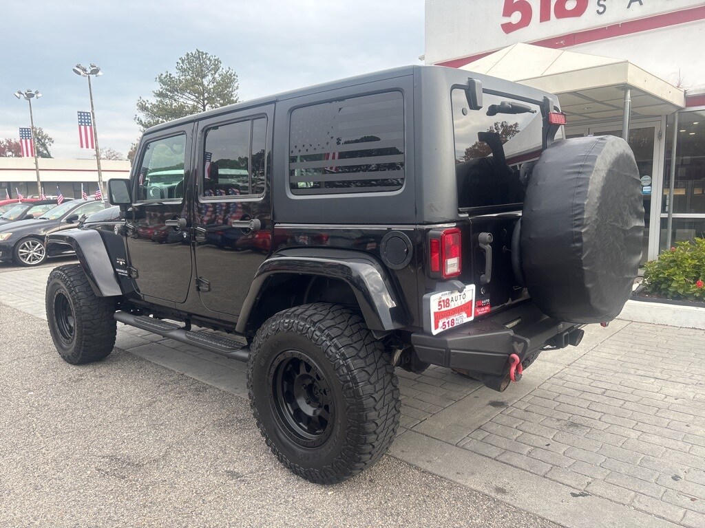 2016 Jeep Wrangler Unlimited Sahara photo 2