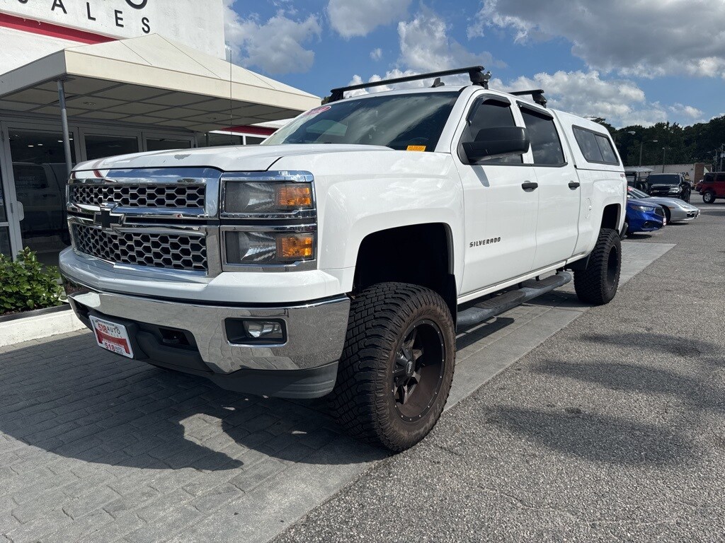 2014 Chevrolet Silverado 1500 LT photo 2