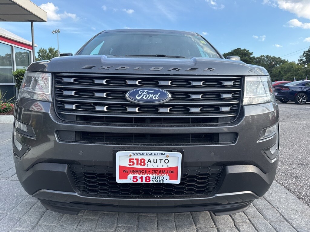 2017 Ford Explorer XLT photo 2