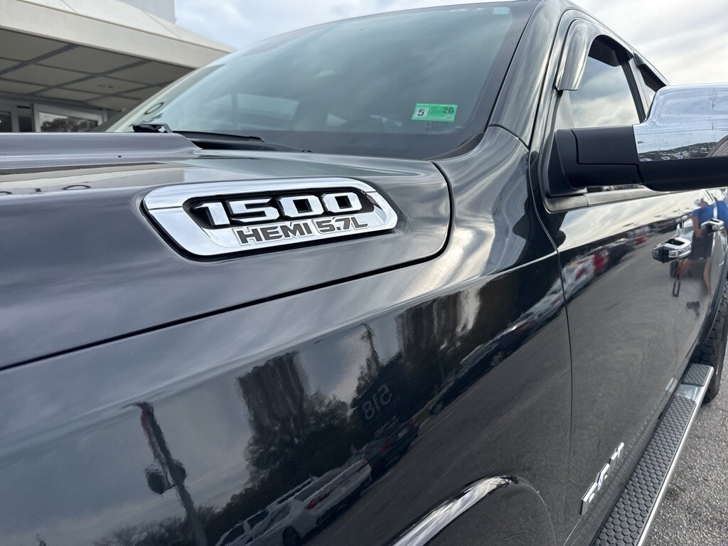 2019 Ram 1500 Laramie photo 2