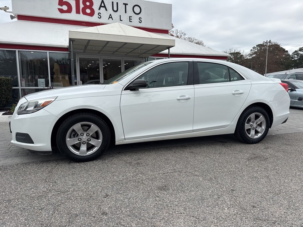 2013 Chevrolet Malibu LS photo 2