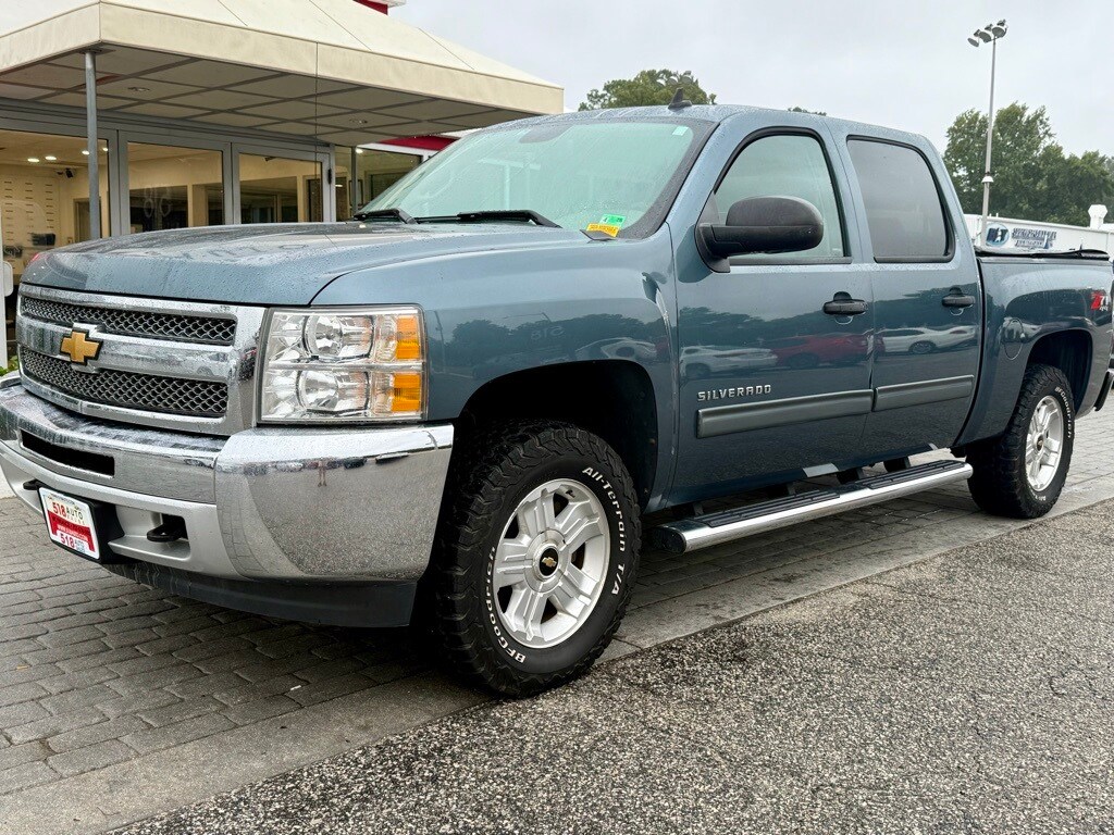 2013 Chevrolet Silverado 1500 LT photo 2