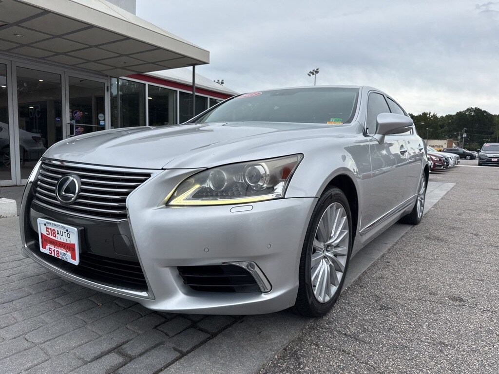 2013 Lexus LS 460 photo 2