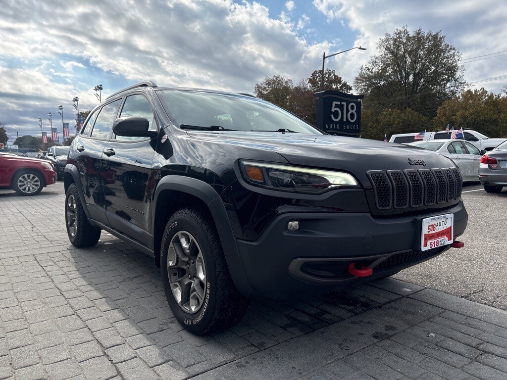 2019 Jeep Cherokee Trailhawk photo 3