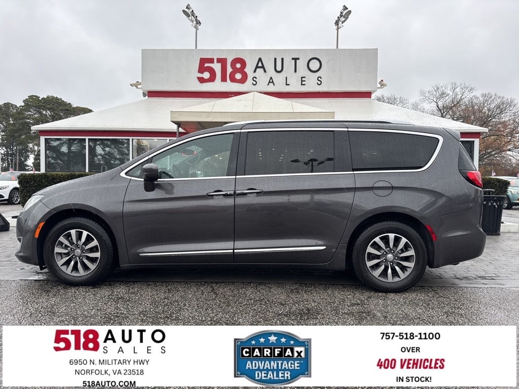 2020 Chrysler Pacifica Touring L Plus's photo