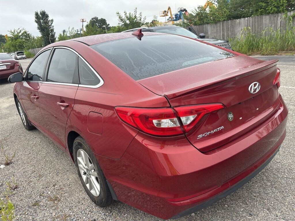 Used 2015 Hyundai Sonata SE Sedan