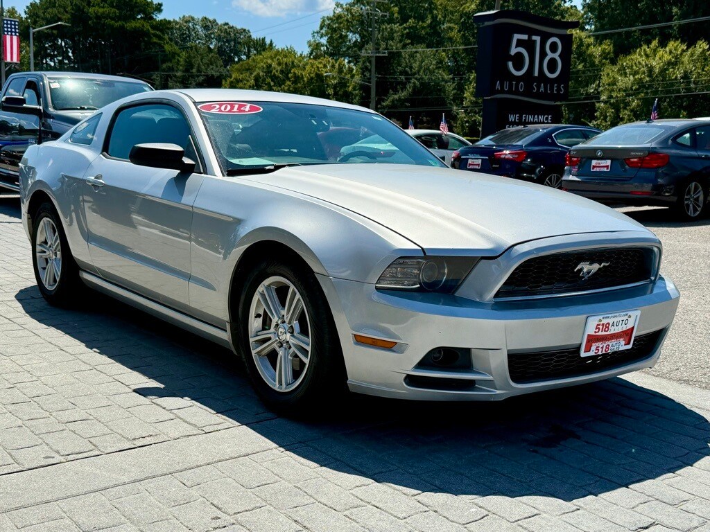 2014 Ford Mustang Base photo 3