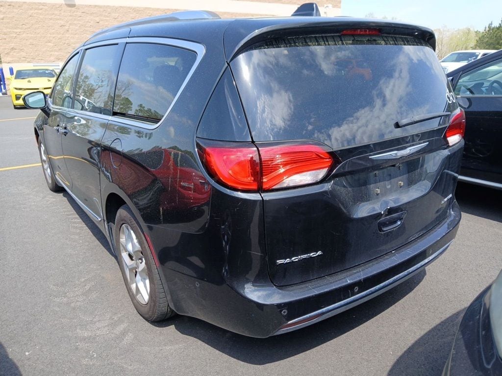 Used 2017 Chrysler Pacifica Limited Van