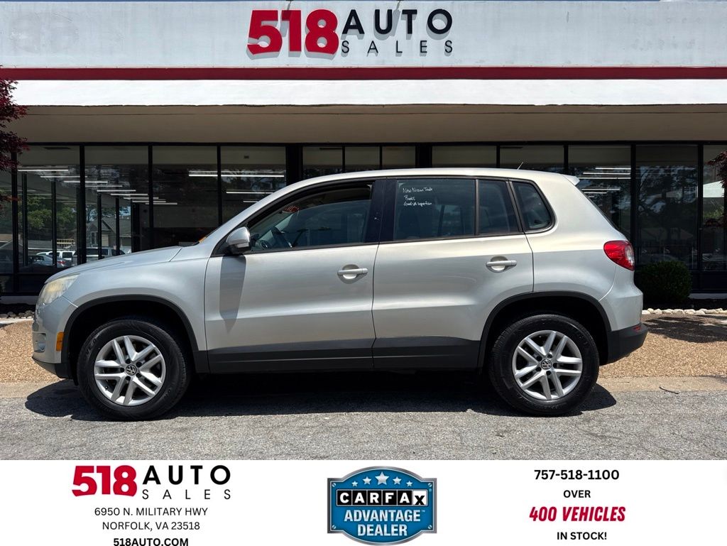 2011 Volkswagen Tiguan S auto's photo