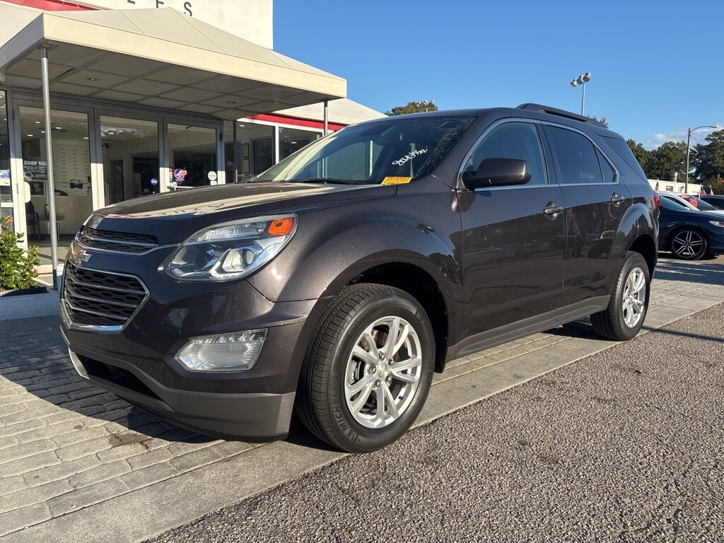 2016 Chevrolet Equinox LT photo 2